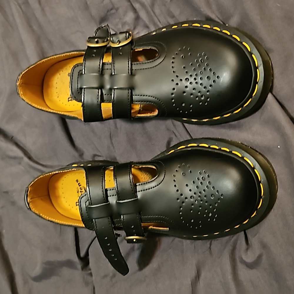Women's Doc Marten MaryJanes